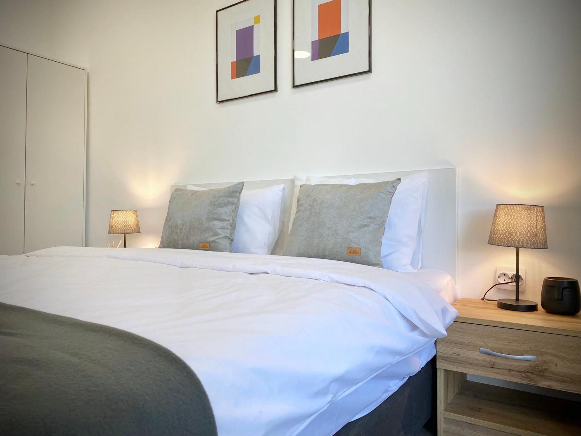Hello Studios Budget Stays Free Parking & Wifi Stara Zagora Exterior photo