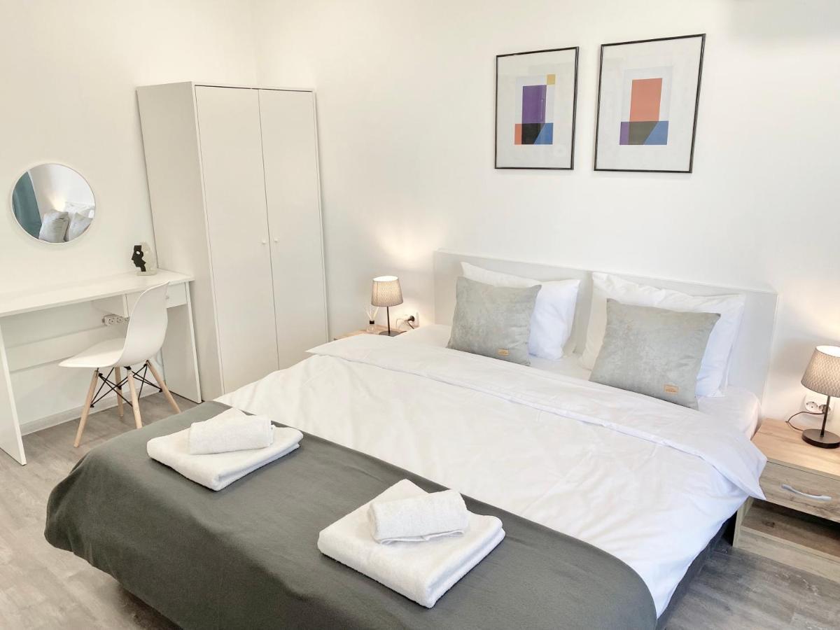 Hello Studios Budget Stays Free Parking & Wifi Stara Zagora Exterior photo